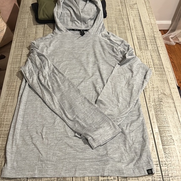 Bundle/Lot of 3 long sleeve men’s t-shirts size med - Spyder Gear and Gaiam gym - Picture 6 of 7